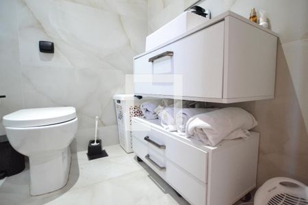 Casa à venda com 306m², 4 quartos e 2 vagasBanheiro da Suíte 2