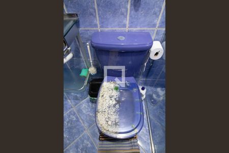 Banheiro de casa para alugar com 3 quartos, 198m² em Parque Guarani, São Paulo