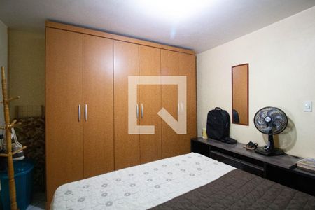 Quarto 1 de casa para alugar com 3 quartos, 198m² em Parque Guarani, São Paulo
