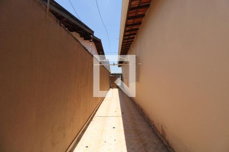 Casa à venda com 398m², 3 quartos e 3 vagasCorredor externo 2