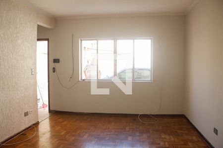 Casa para alugar com 100m², 2 quartos e 2 vagasSala