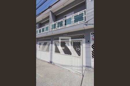 Casa para alugar com 60m², 2 quartos e 1 vaga Casa para alugar com 60m², 2 quartos e 1 vagaFachada