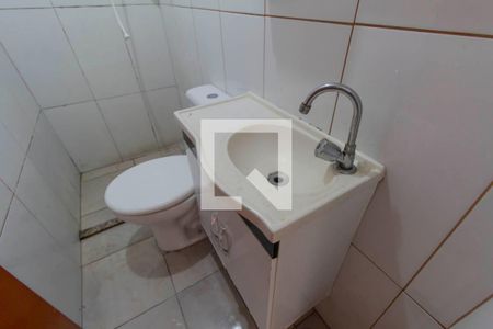 Casa para alugar com 60m², 2 quartos e 1 vaga Casa para alugar com 60m², 2 quartos e 1 vagaBanheiro