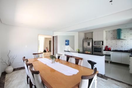 Casa à venda com 340m², 4 quartos e 4 vagasSala de Jantar