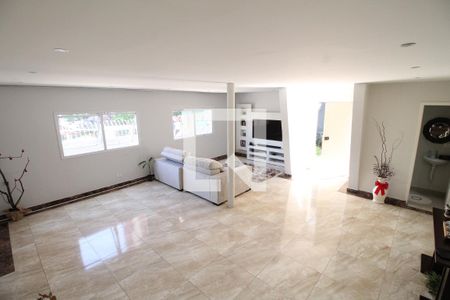 Casa à venda com 340m², 4 quartos e 4 vagasSala