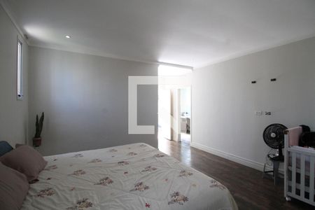 Casa à venda com 340m², 4 quartos e 4 vagasQuarto Suíte