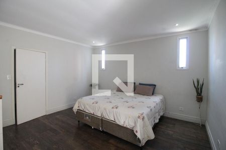 Casa à venda com 340m², 4 quartos e 4 vagasQuarto Suíte