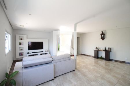 Casa à venda com 340m², 4 quartos e 4 vagasSala