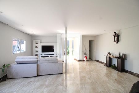 Casa à venda com 340m², 4 quartos e 4 vagasSala