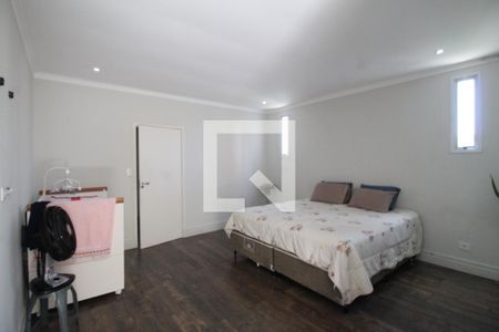 Casa à venda com 340m², 4 quartos e 4 vagasQuarto Suíte