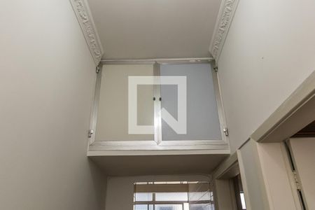 Apartamento para alugar com 55m², 2 quartos e sem vagaCorredor - Armários