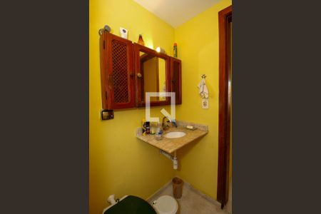 Casa à venda com 240m², 2 quartos e 1 vagaBanheiro 2