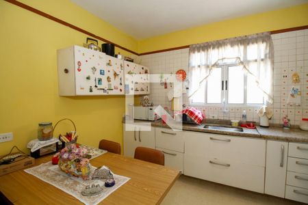 Casa à venda com 240m², 2 quartos e 1 vagaCozinha