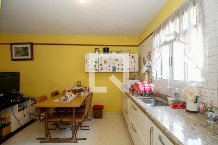 Casa à venda com 240m², 2 quartos e 1 vagaCozinha