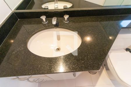 Apartamento para alugar com 70m², 1 quarto e 2 vagas Apartamento para alugar com 70m², 1 quarto e 2 vagasBanheiro da Suíte