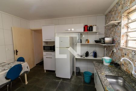 Casa à venda com 217m², 4 quartos e 4 vagas Casa à venda com 217m², 4 quartos e 4 vagasCozinha - Edicula