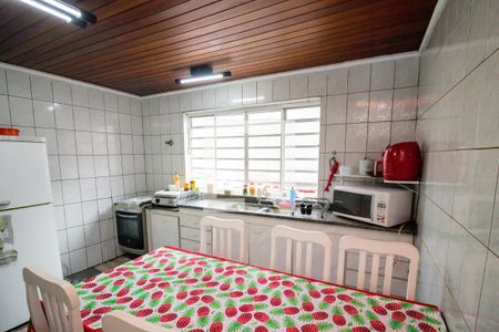 Casa à venda com 217m², 4 quartos e 4 vagas Casa à venda com 217m², 4 quartos e 4 vagasCozinha