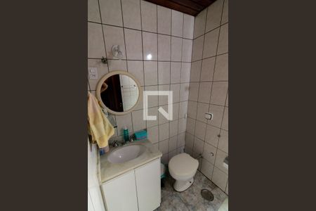 Casa à venda com 217m², 4 quartos e 4 vagas Casa à venda com 217m², 4 quartos e 4 vagasBanheiro