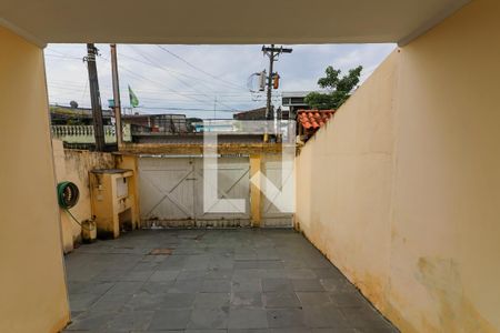 Casa à venda com 217m², 4 quartos e 4 vagas Casa à venda com 217m², 4 quartos e 4 vagasGaragem