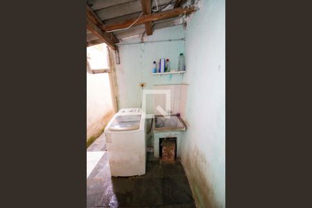 Casa à venda com 217m², 4 quartos e 4 vagas Casa à venda com 217m², 4 quartos e 4 vagasLavanderia