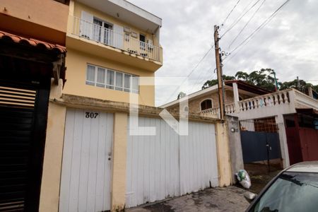 Casa à venda com 217m², 4 quartos e 4 vagas Casa à venda com 217m², 4 quartos e 4 vagasFachada