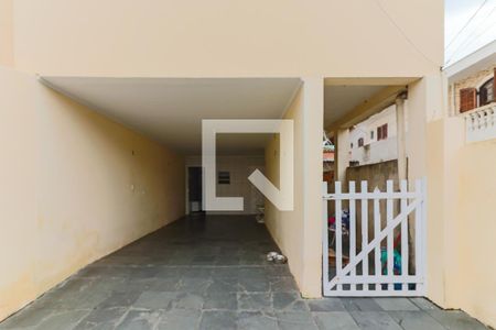 Casa à venda com 217m², 4 quartos e 4 vagas Casa à venda com 217m², 4 quartos e 4 vagasGaragem