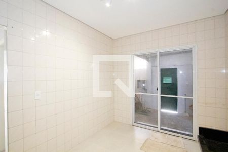 Casa à venda com 70m², 2 quartos e 2 vagas Casa à venda com 70m², 2 quartos e 2 vagasCozinha
