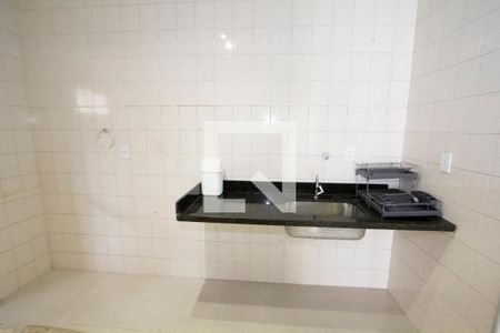 Casa à venda com 70m², 2 quartos e 2 vagas Casa à venda com 70m², 2 quartos e 2 vagasCozinha