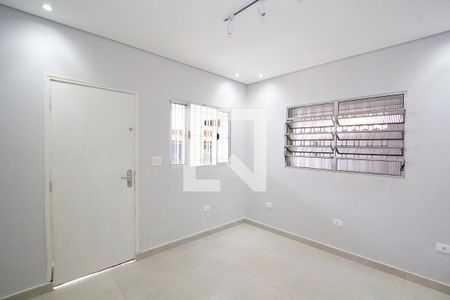 Sala de casa para alugar com 2 quartos, 70m² em Jardim Trussardi, São Paulo
