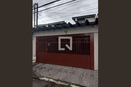 Casa para alugar com 192m², 3 quartos e 4 vagas Casa para alugar com 192m², 3 quartos e 4 vagasFachada