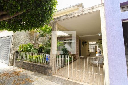 Casa à venda com 150m², 3 quartos e 3 vagas Casa à venda com 150m², 3 quartos e 3 vagasFachada