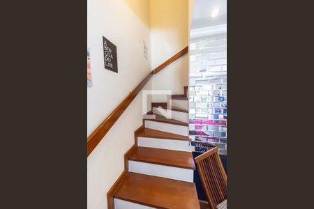 Escada de casa de condomínio à venda com 2 quartos, 112m² em Vila São Silvestre, São Paulo