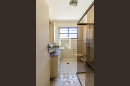 Casa à venda com 500m², 6 quartos e 4 vagasBanheiro 