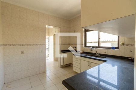 Casa à venda com 500m², 6 quartos e 4 vagasCozinha 