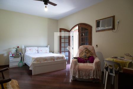 Casa de condomínio à venda com 350m², 3 quartos e 5 vagasSuíte 2