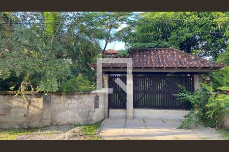 Casa de condomínio à venda com 350m², 3 quartos e 5 vagasFachada entrada 1