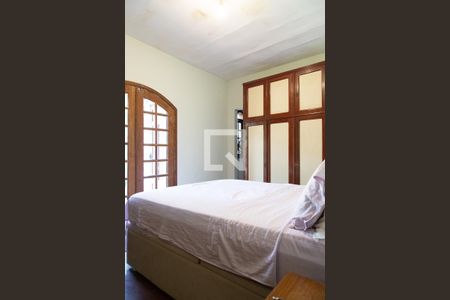 Casa de condomínio à venda com 350m², 3 quartos e 5 vagasSuíte 1