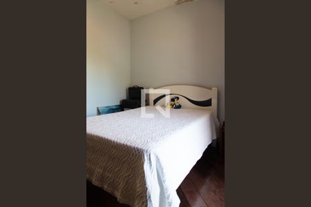 Casa de condomínio à venda com 350m², 3 quartos e 5 vagasQuarto 1