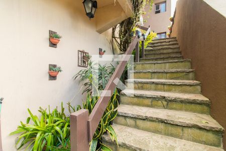 Casa à venda com 910m², 6 quartos e 5 vagas Casa à venda com 910m², 6 quartos e 5 vagasEntrada