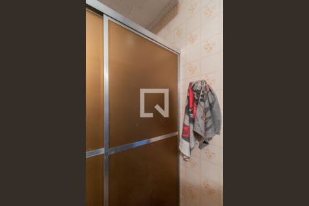 Casa à venda com 910m², 6 quartos e 5 vagas Casa à venda com 910m², 6 quartos e 5 vagasBanheiro da garagem