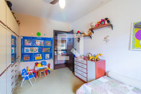 Casa à venda com 910m², 6 quartos e 5 vagas Casa à venda com 910m², 6 quartos e 5 vagasQuarto 3