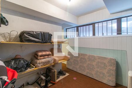 Casa à venda com 910m², 6 quartos e 5 vagas Casa à venda com 910m², 6 quartos e 5 vagasQuarto de Serviço