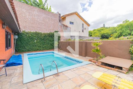 Casa à venda com 910m², 6 quartos e 5 vagas Casa à venda com 910m², 6 quartos e 5 vagasPiscina