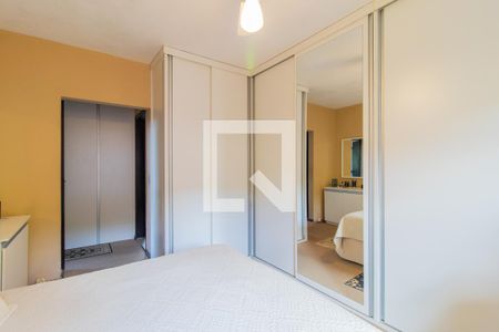 Casa à venda com 910m², 6 quartos e 5 vagas Casa à venda com 910m², 6 quartos e 5 vagasQuarto 1