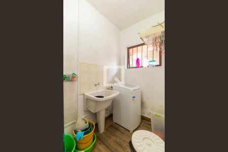 Casa à venda com 910m², 6 quartos e 5 vagas Casa à venda com 910m², 6 quartos e 5 vagasÁrea de Serviço