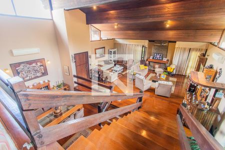 Casa à venda com 910m², 6 quartos e 5 vagas Casa à venda com 910m², 6 quartos e 5 vagasSala