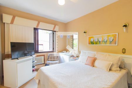 Casa à venda com 910m², 6 quartos e 5 vagas Casa à venda com 910m², 6 quartos e 5 vagasQuarto 1