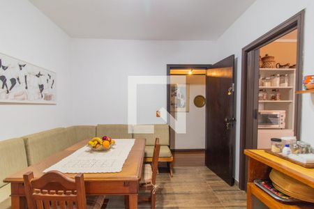 Casa à venda com 910m², 6 quartos e 5 vagas Casa à venda com 910m², 6 quartos e 5 vagasCopa