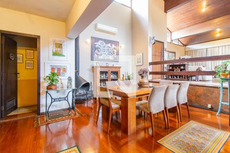 Sala de casa à venda com 6 quartos, 910m² em Jardim Isabel, Porto Alegre