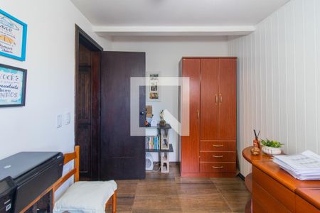 Casa à venda com 910m², 6 quartos e 5 vagas Casa à venda com 910m², 6 quartos e 5 vagasQuarto 5